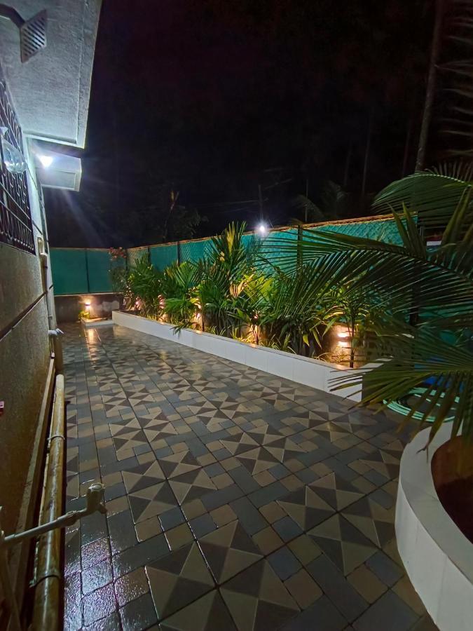 Rane Ambadnya Niwas Apartment นาโกน ภายนอก รูปภาพ
