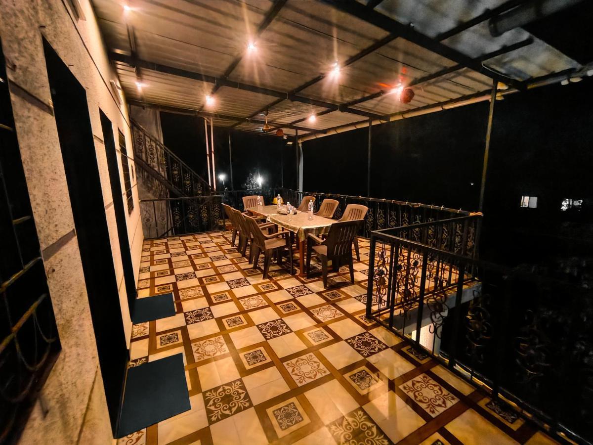 Rane Ambadnya Niwas Apartment นาโกน ภายนอก รูปภาพ