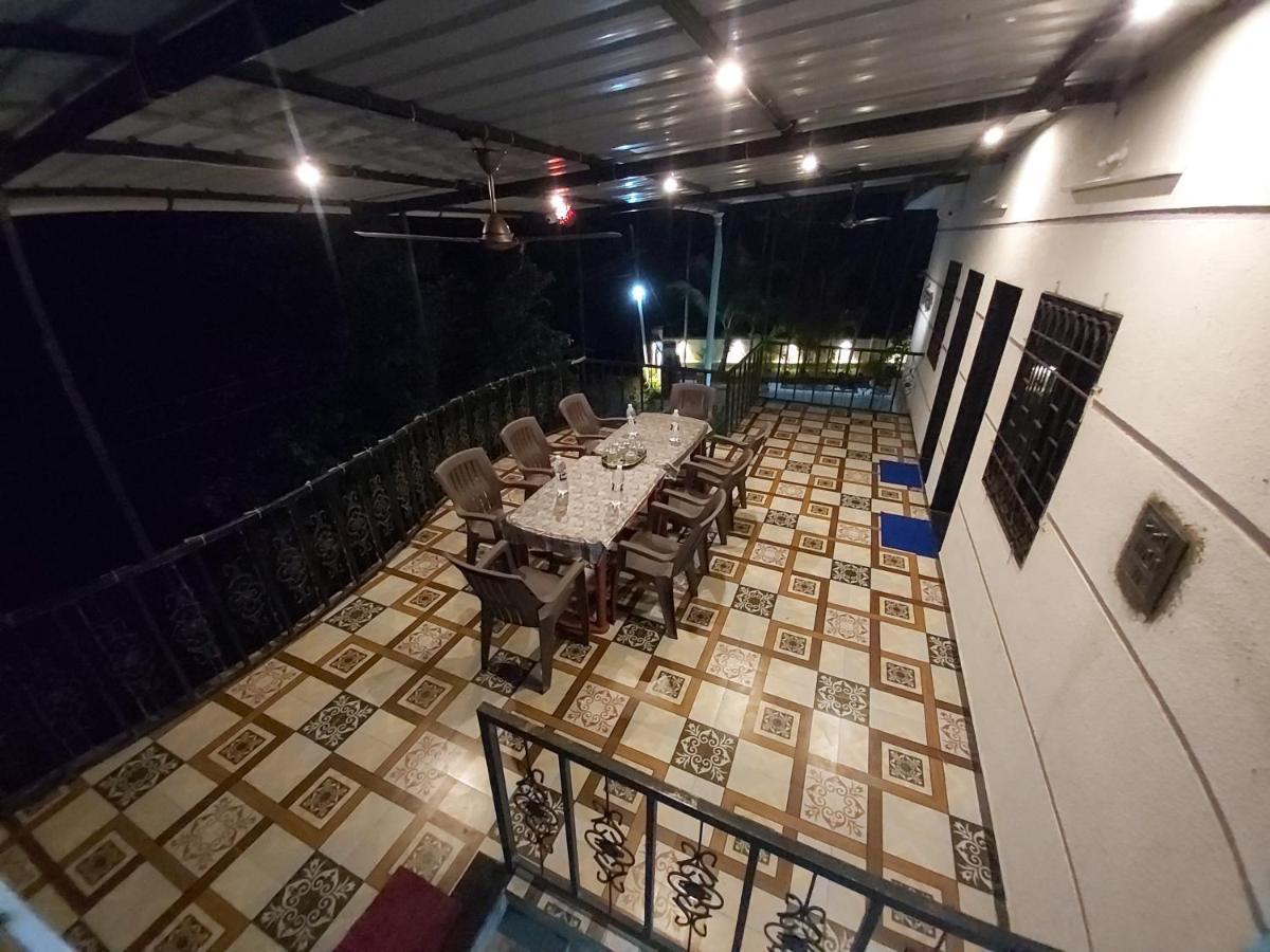 Rane Ambadnya Niwas Apartment นาโกน ภายนอก รูปภาพ