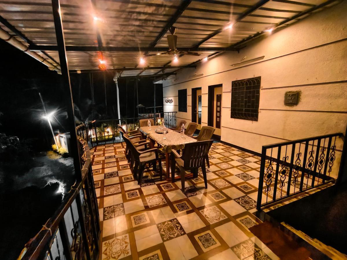 Rane Ambadnya Niwas Apartment นาโกน ภายนอก รูปภาพ