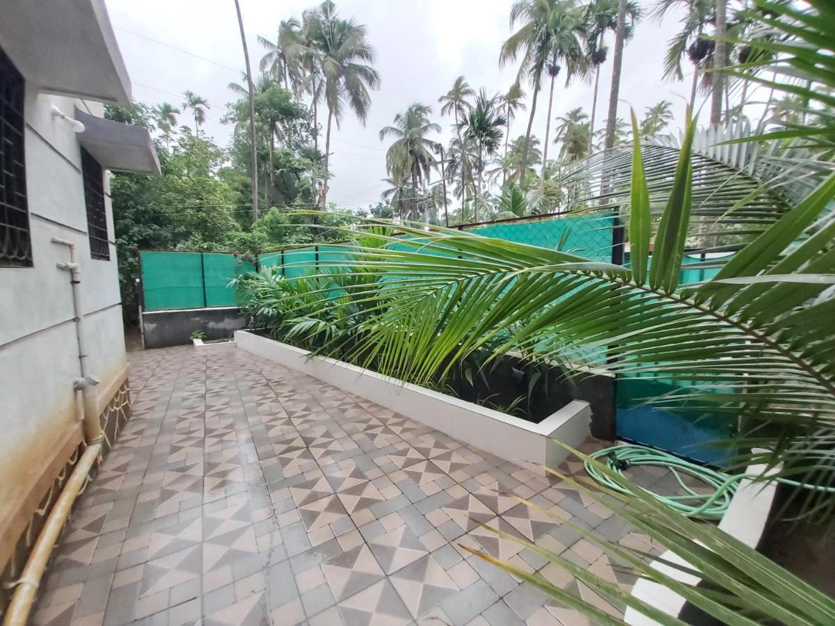 Rane Ambadnya Niwas Apartment นาโกน ภายนอก รูปภาพ